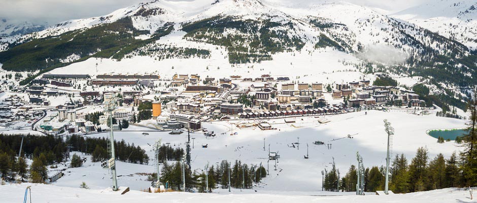 Skier à Sestrières