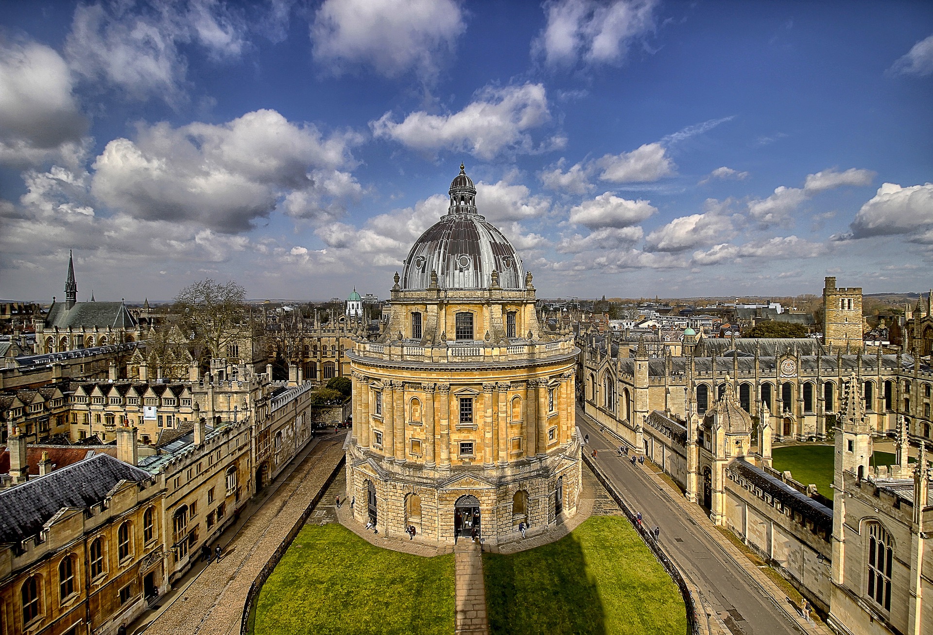 University of oxford. Оксфорд город в Великобритании. Оксфордский университет в Оксфорде Великобритания. Оксфорд университет достопримечательности. Оксфорд в 1096 году.