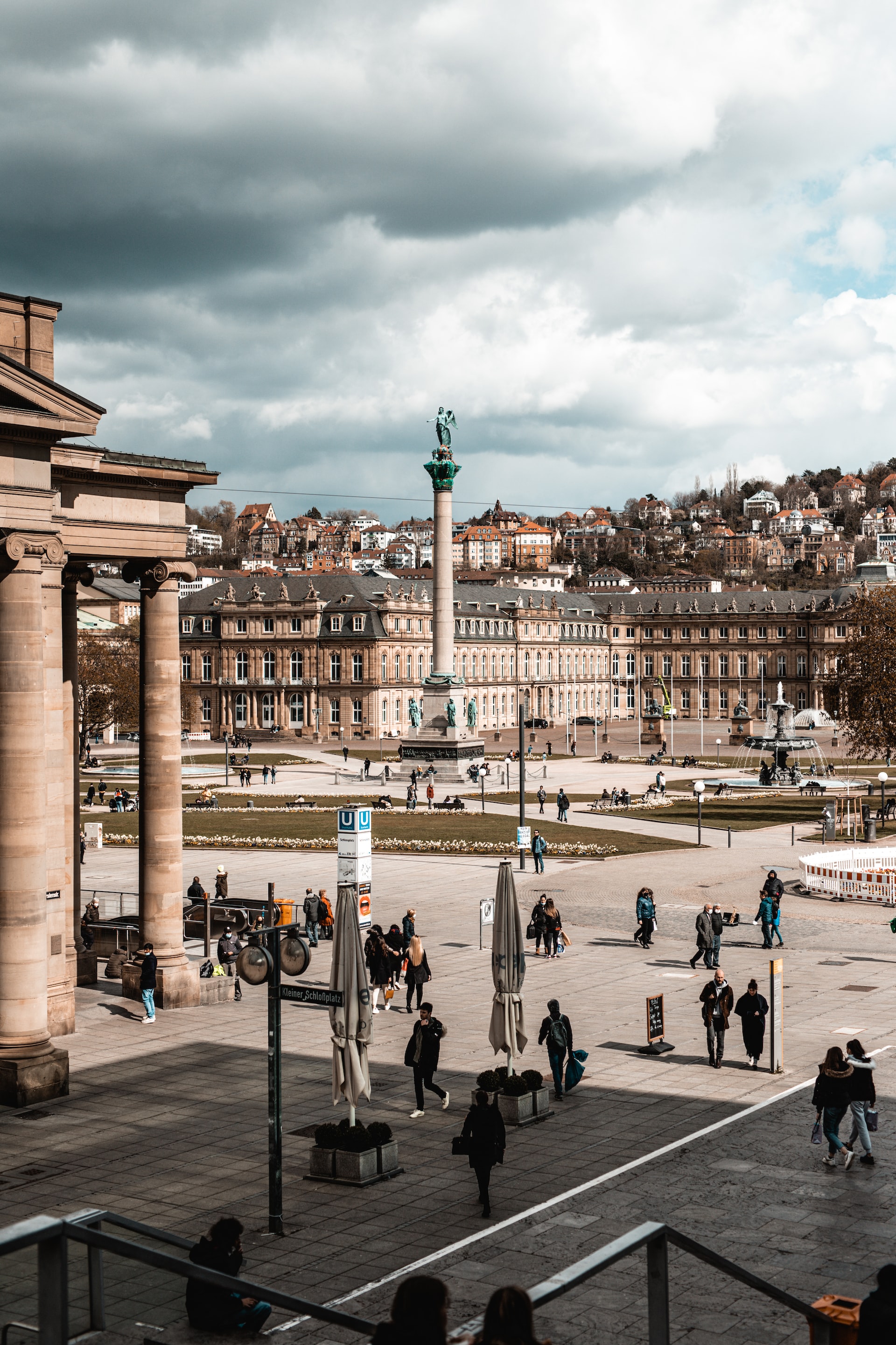 Viele Menschen in der Stuttgarter Innenstadt