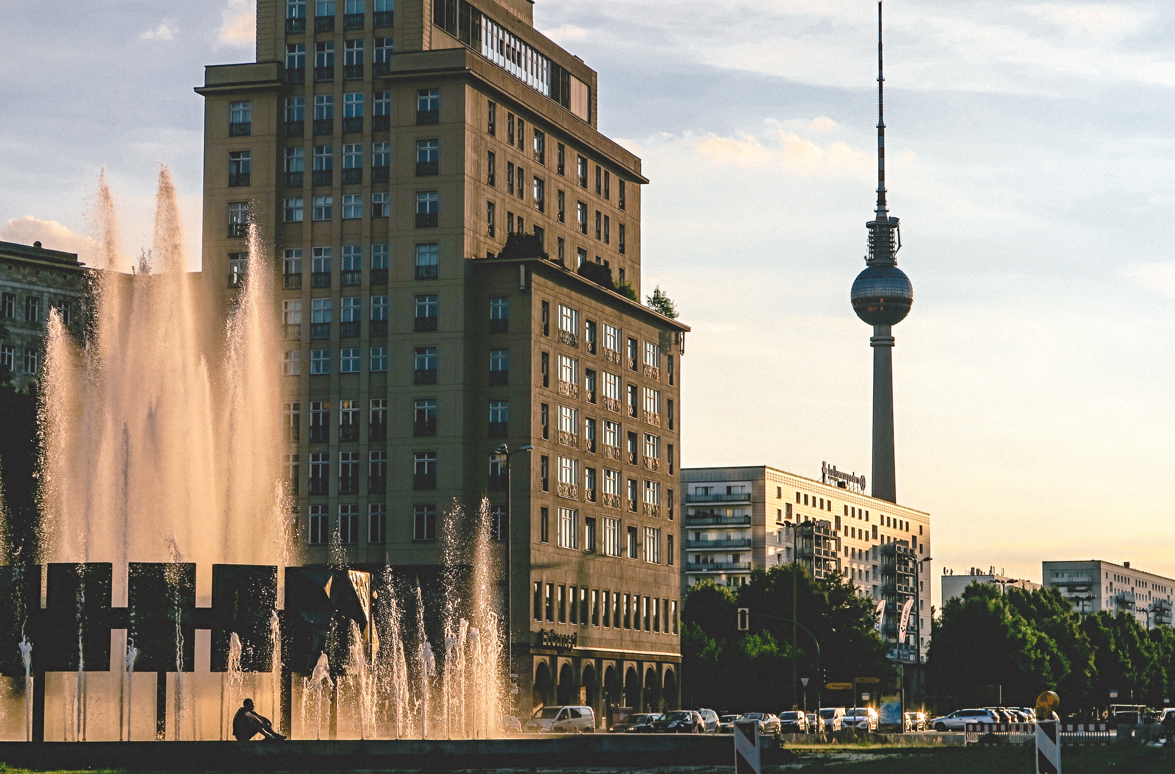 Morgendlicher Blick auf den Fernsehturm in Berlin