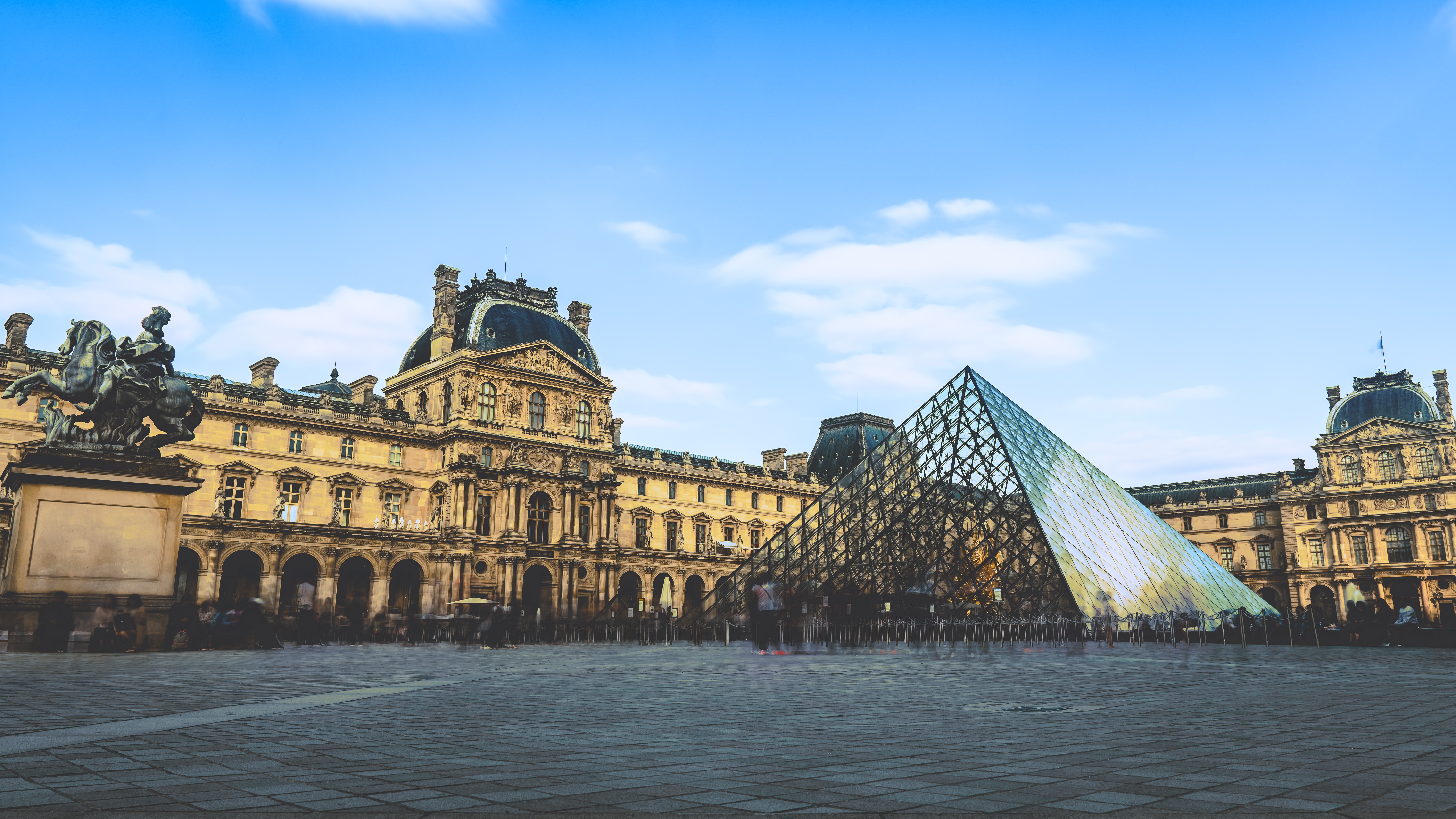 Zug Wien-Paris: Eins der beruhmtesten Museen weltweit, das Louvre