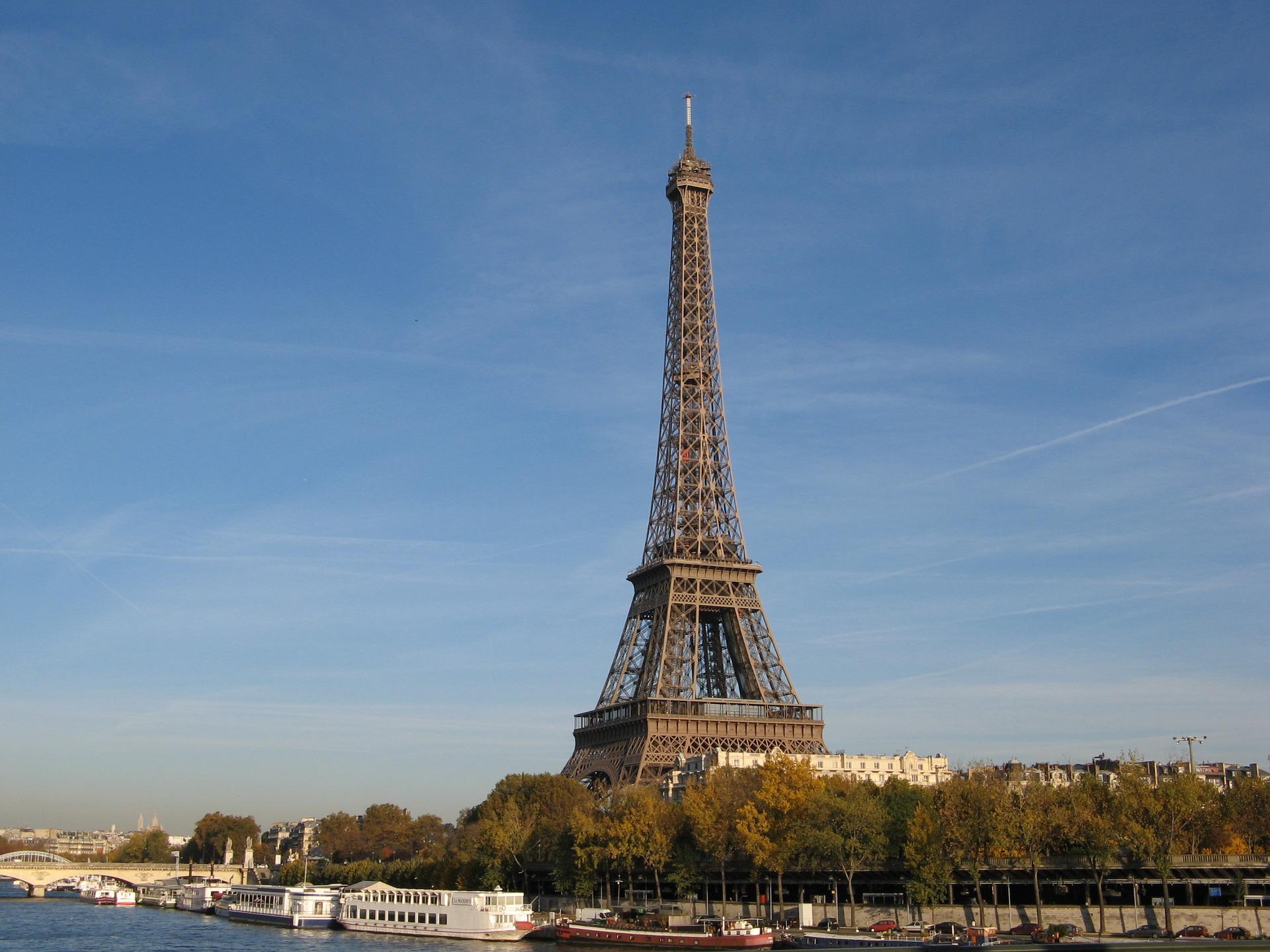 Vols Milan - Paris : Tour Eiffel, en bord de Seine