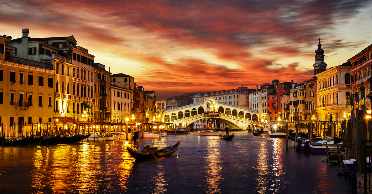 Venice: Ponte Rialto at sunset.