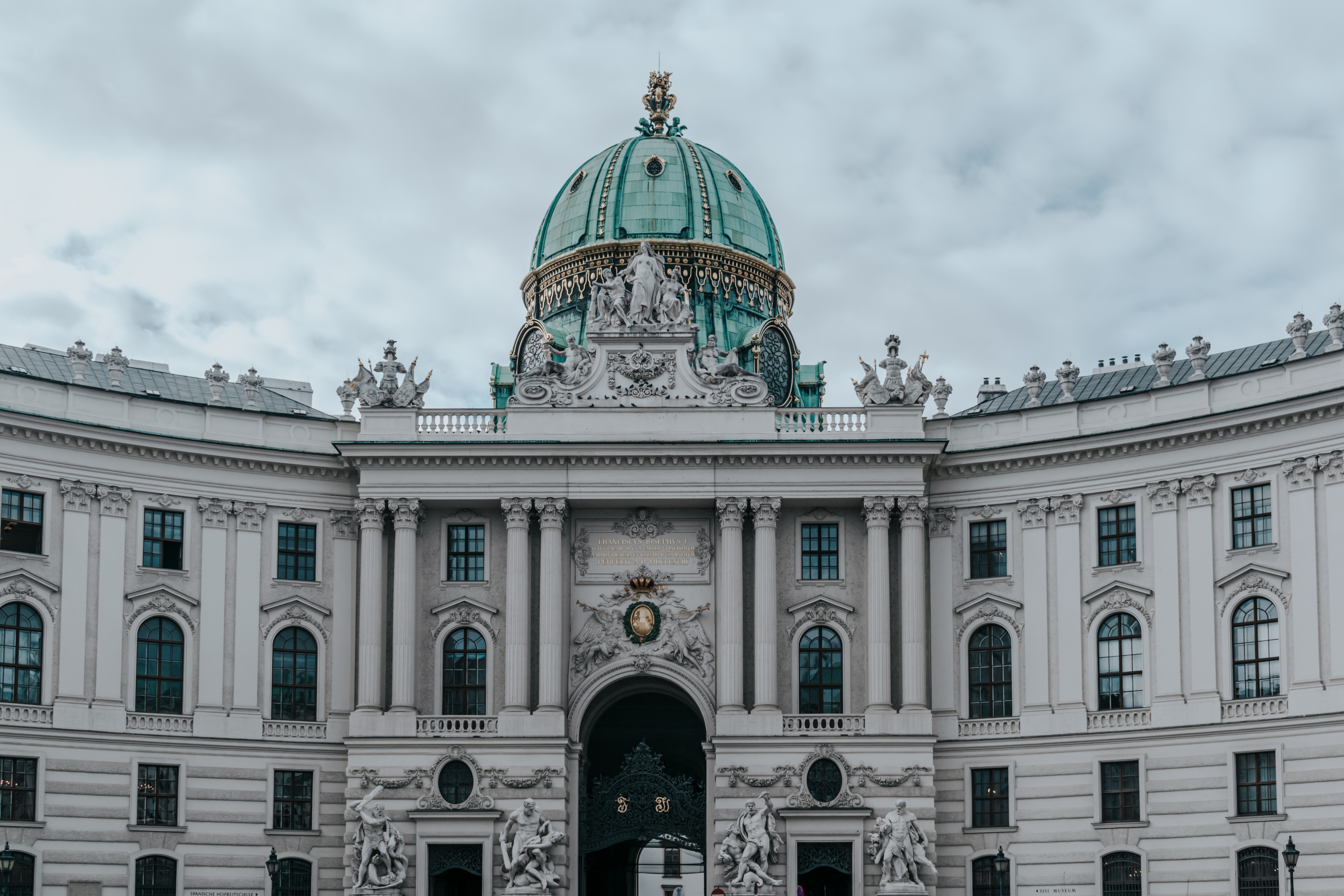 Zuge Budapest-Wien: Wien, Blick auf den Prater
