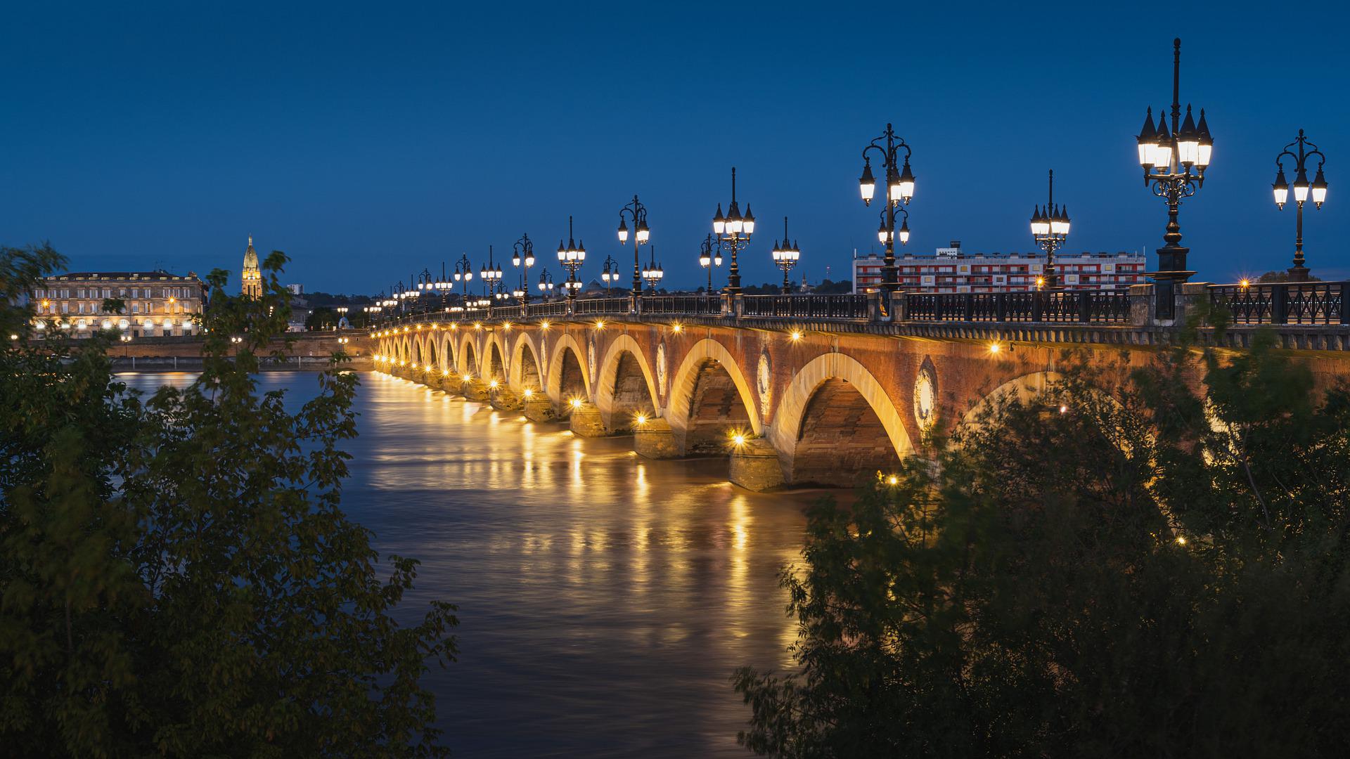 Aller-retour Paris-Bordeaux : Garonne et Pont de Pierre