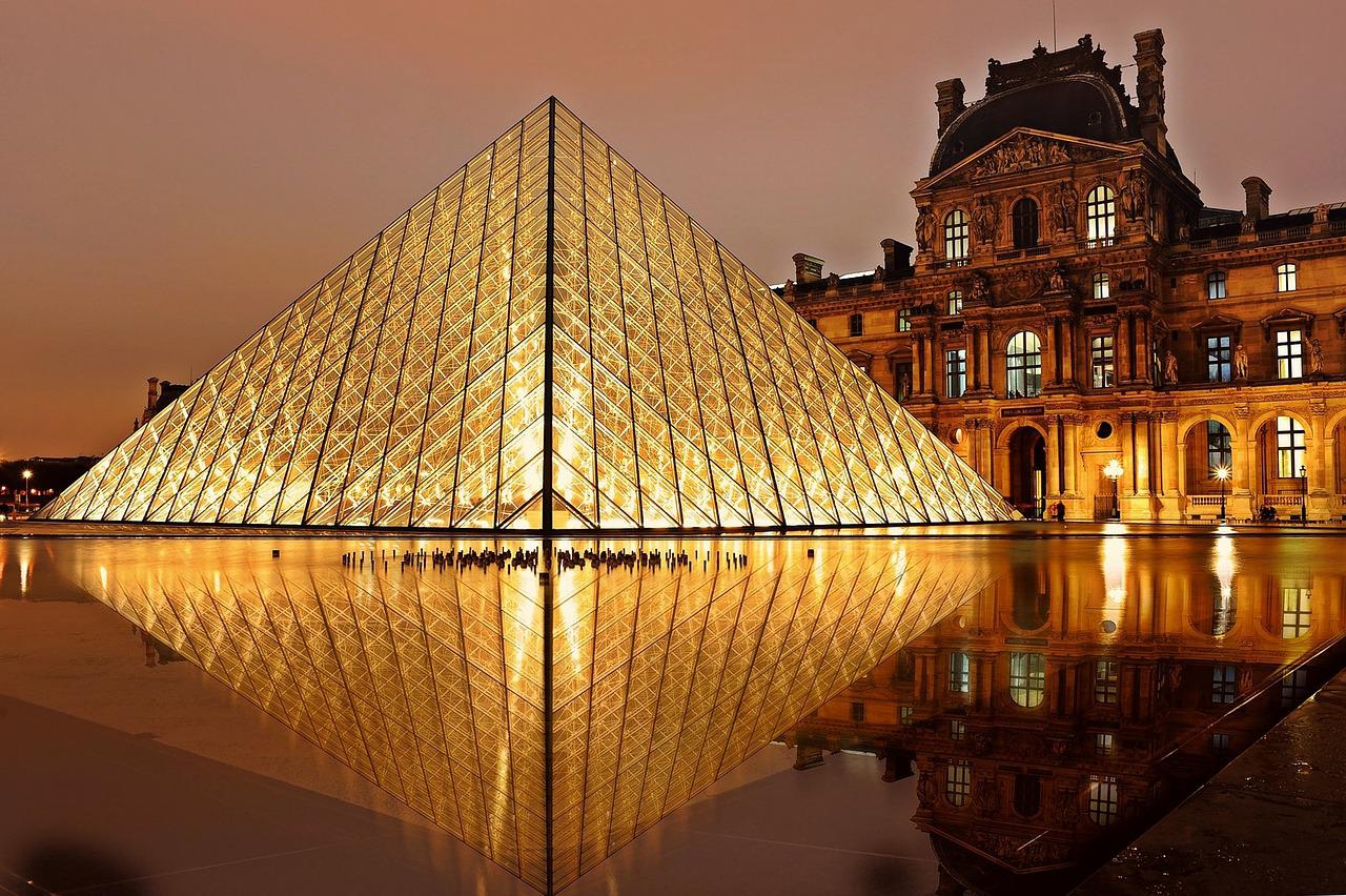Aller-retour Bordeaux-Paris : Pyramide du Louvre