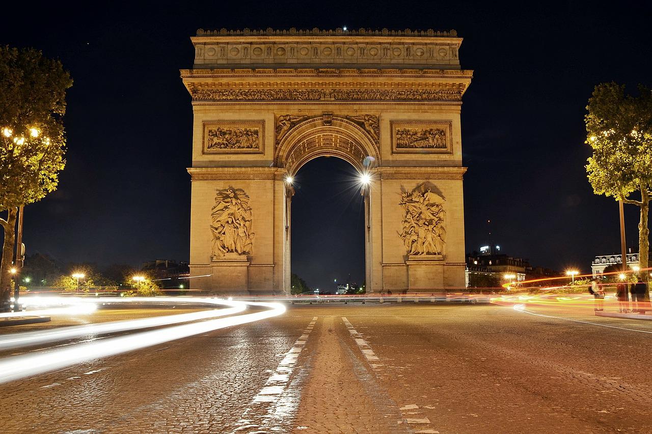 Aller-retour Bruxelles-Paris : Arc de Triomphe de nuit