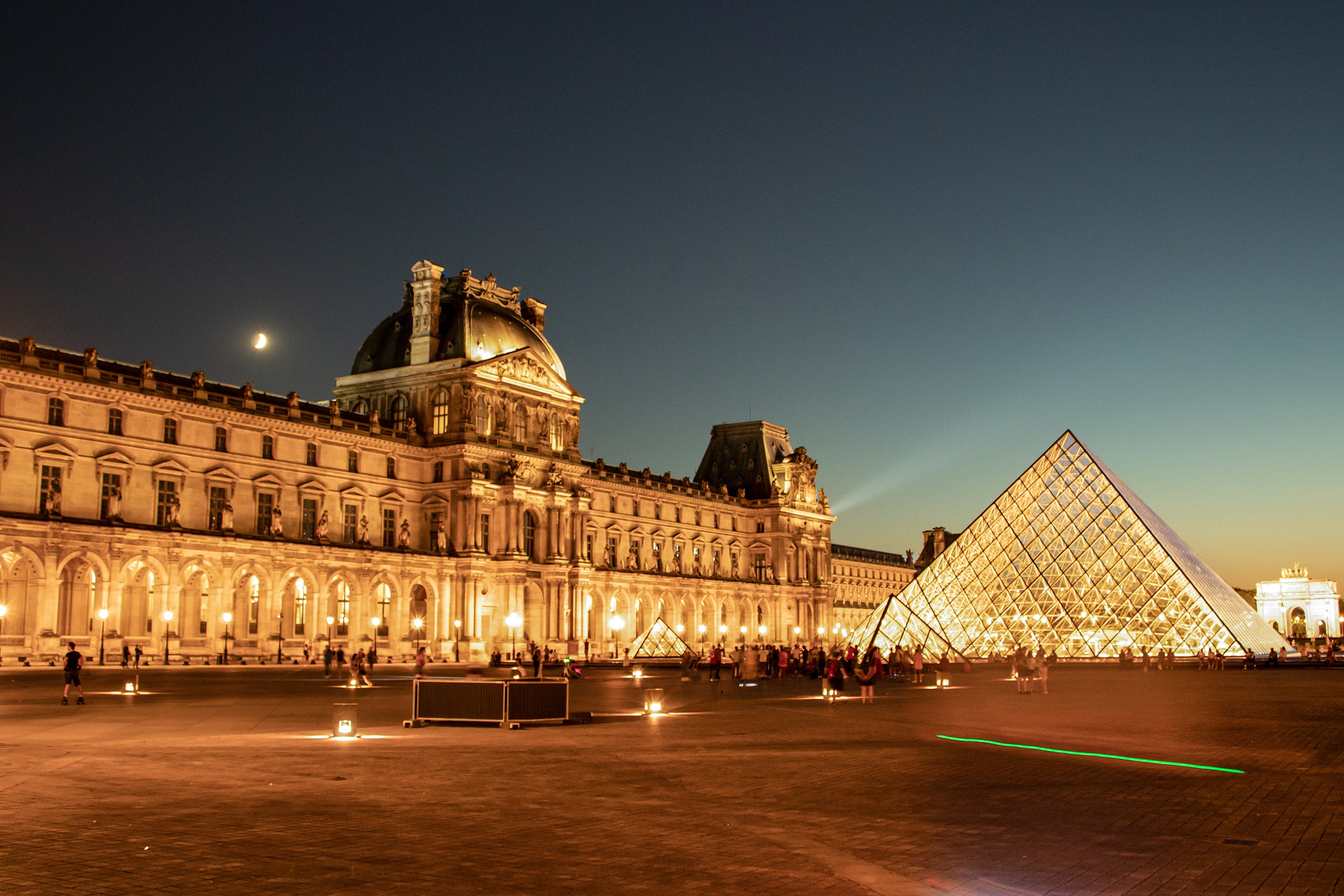 Billet de train Rennes-Paris : le Louvre de nuit