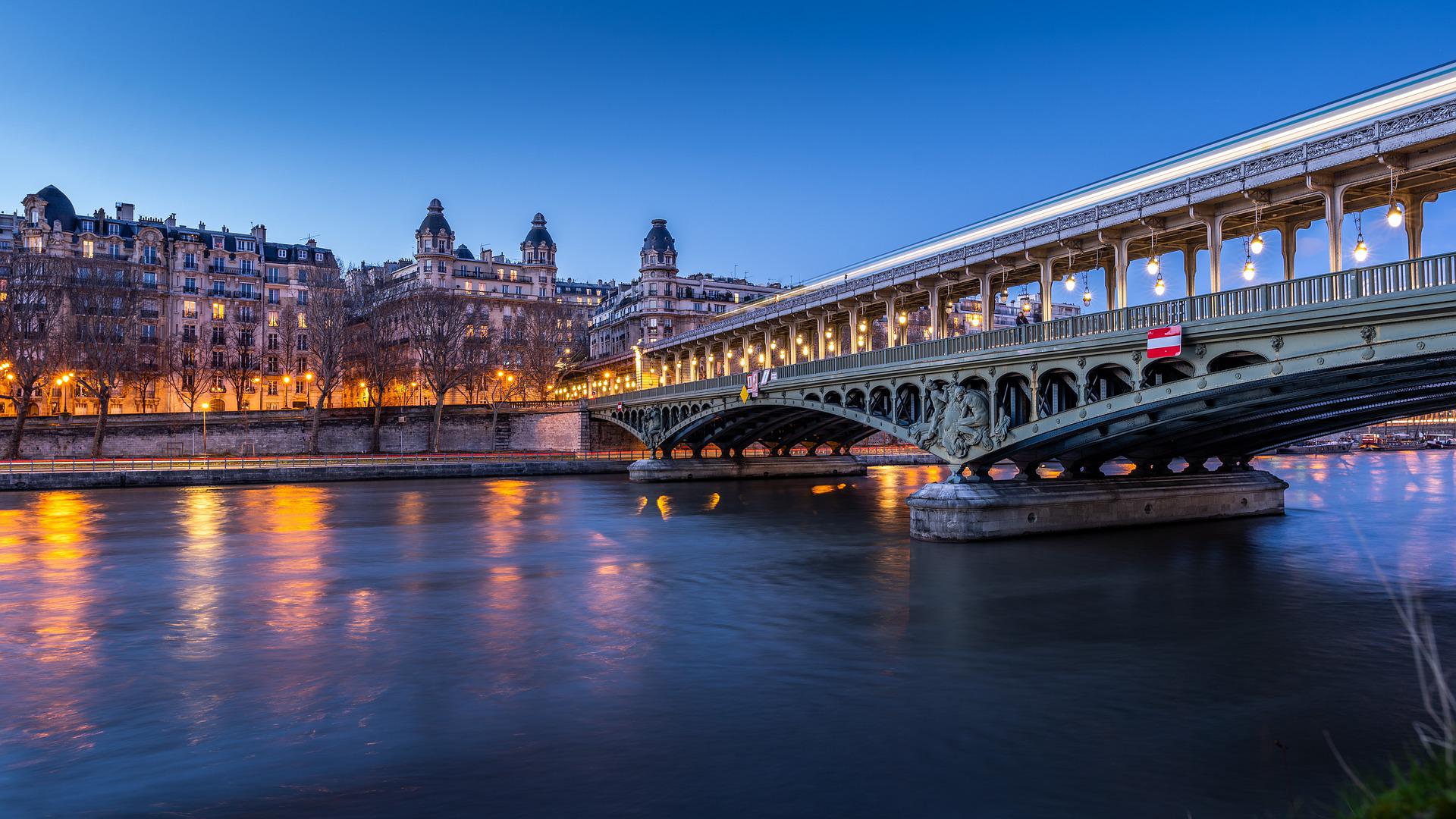 Billet Brest-Paris : la Seine, de nuit