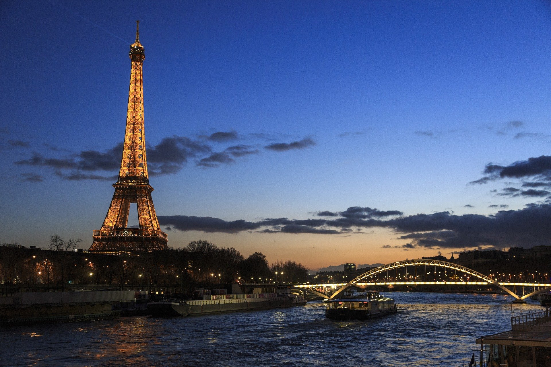 Aller-retour Metz-Paris : Tour Eiffel de nuit