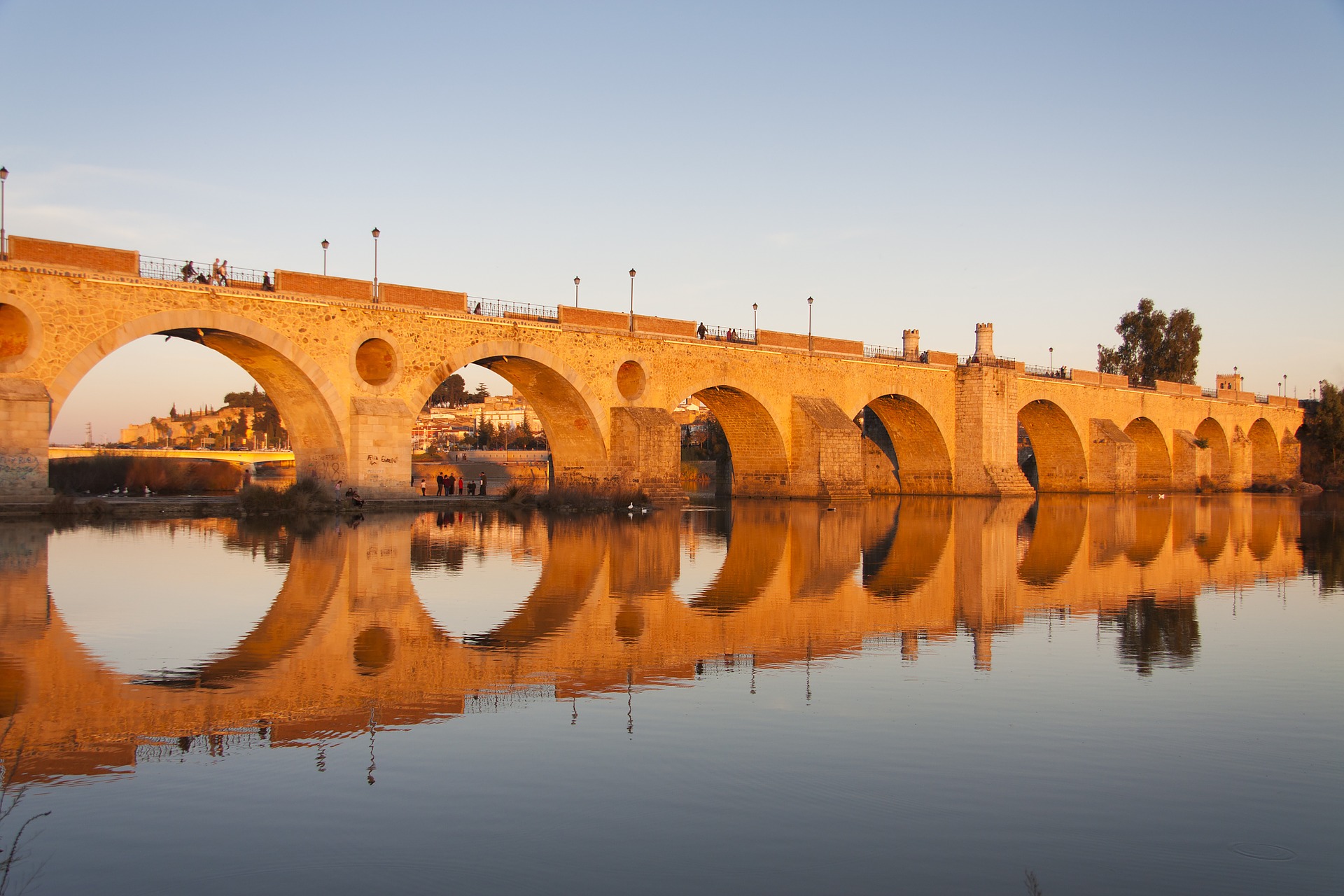Atardecer en el Puente de Palmas en Badajoz