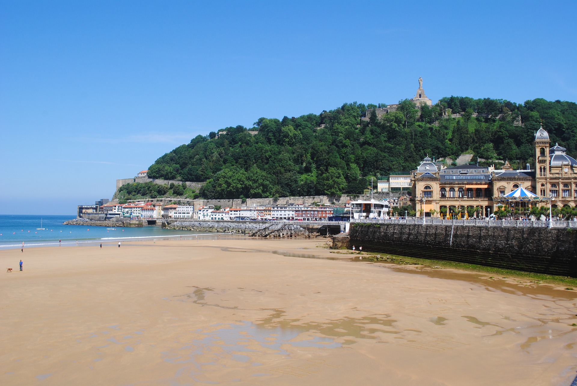 Arenal de la Playa de la Concha, una de las más visitadas en San Sebastián