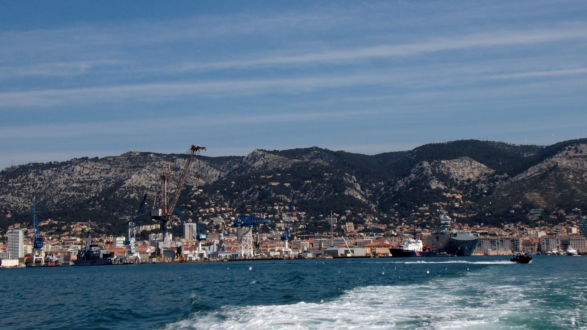 Gares entre Marseille et Toulon : balade en rade de Toulon