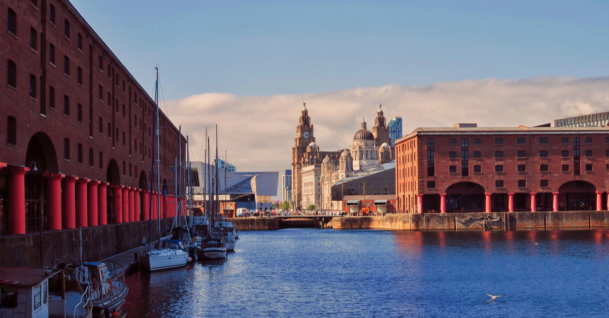 Canali e attracco a Liverpool.