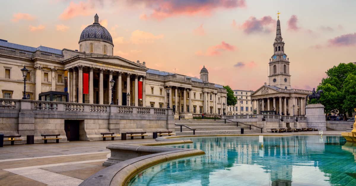Trafalgar square et National Gallery à Londres.