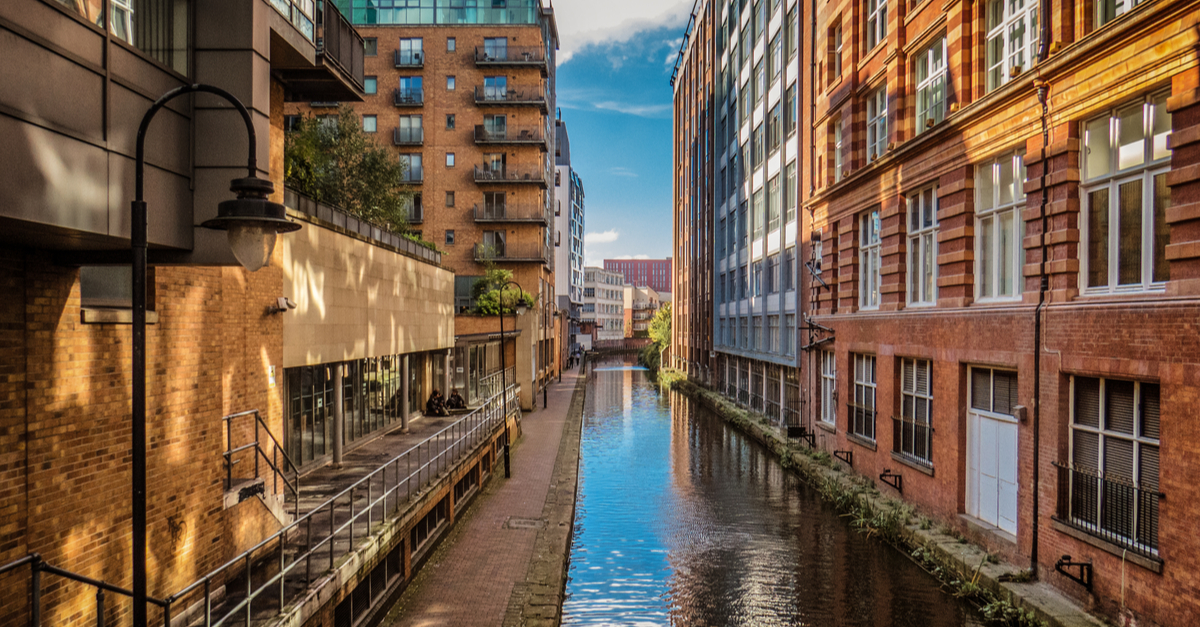 Canaux et rues de Manchester.