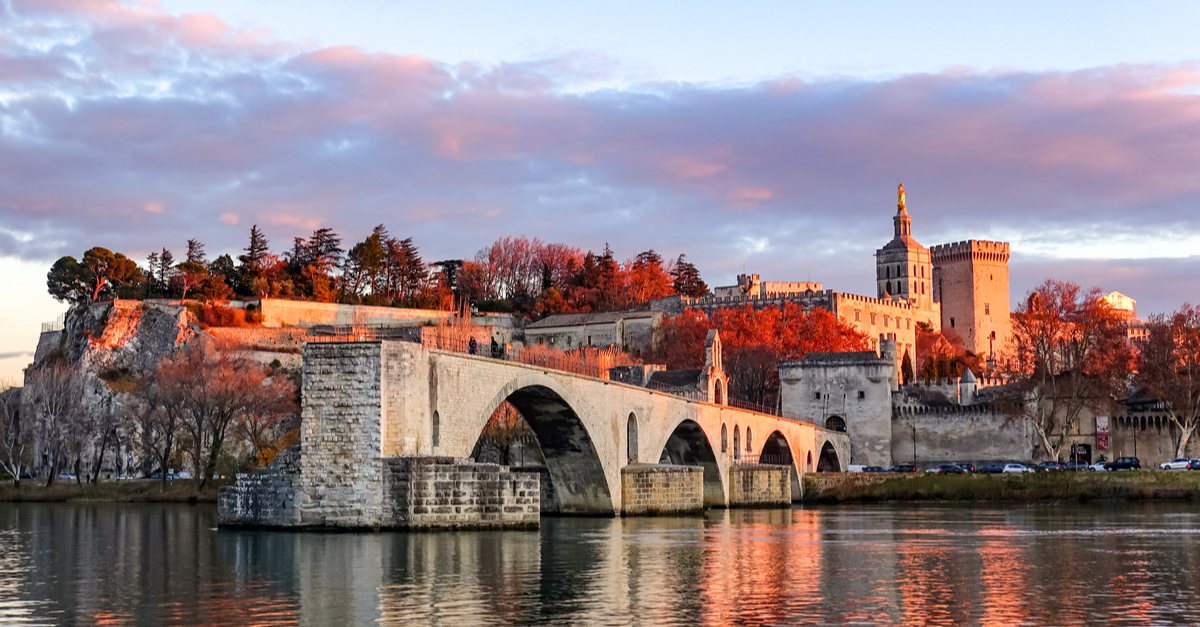 Travel from Avignon city centre to Avignon train station: Rognonas train station: bridge in Rognonas