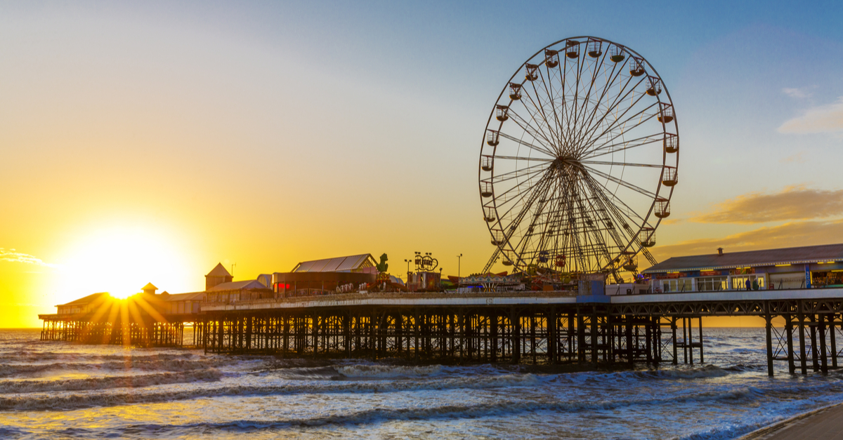 Liverpool to Blackpool train tickets from 5 Train Times Omio