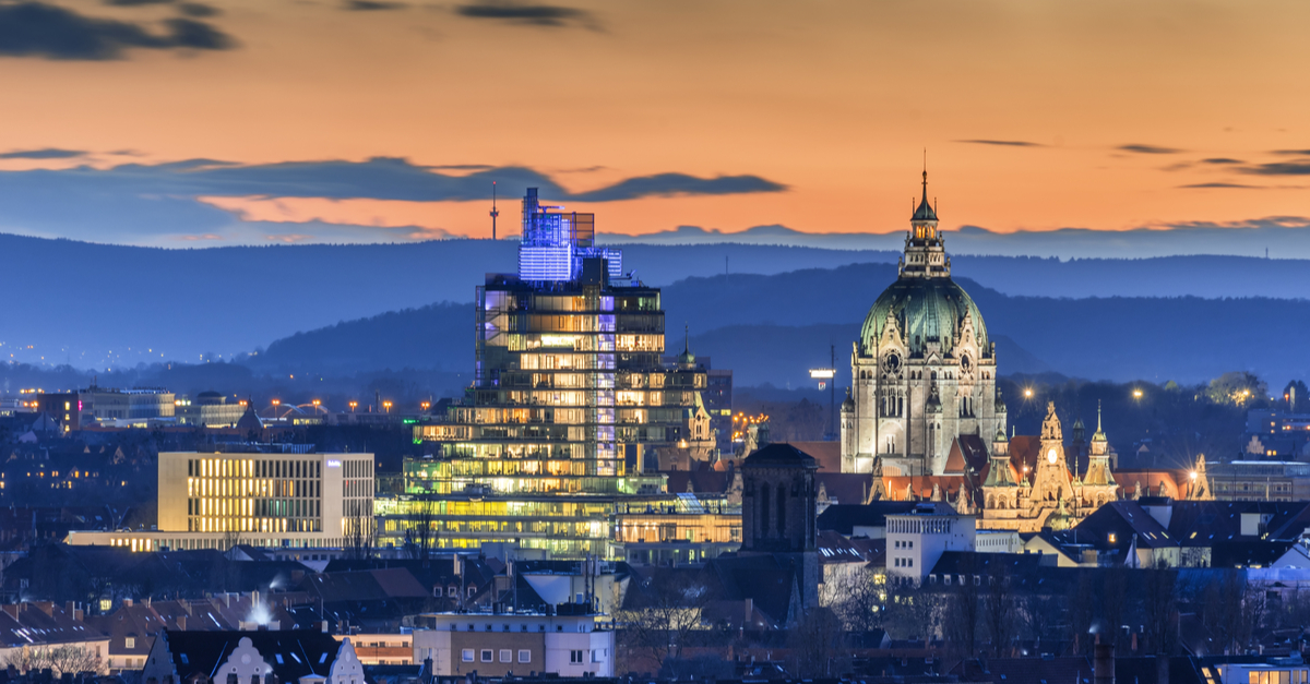 Distrito financiero de Hannover por la noche.