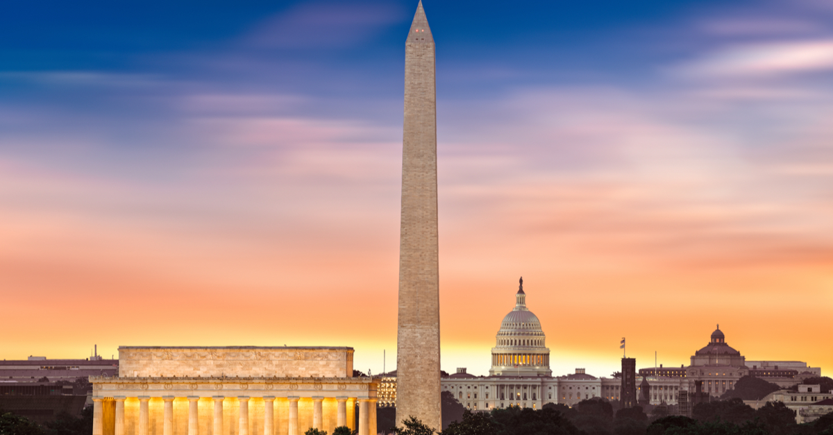 Obelisco en Washington y la Casa Blanca.